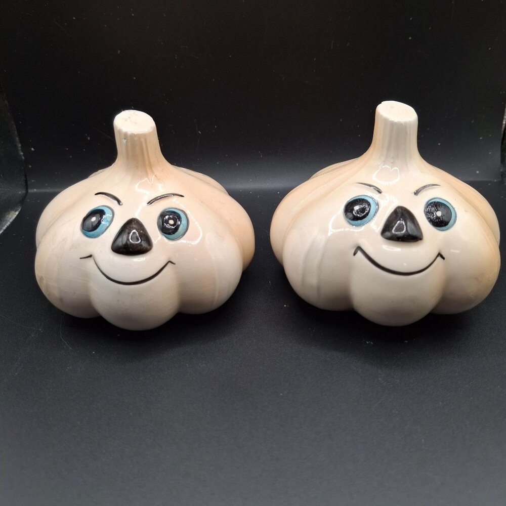 Vintage Set of 2 Anthropomorphic Ceramic Garlic Shakers  Cooks Tools Taiwan